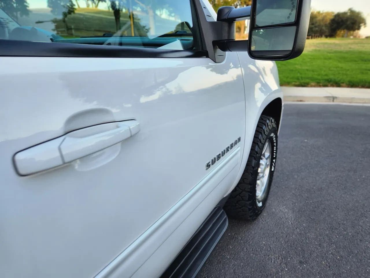 2012 Chevrolet Suburban 2500, view