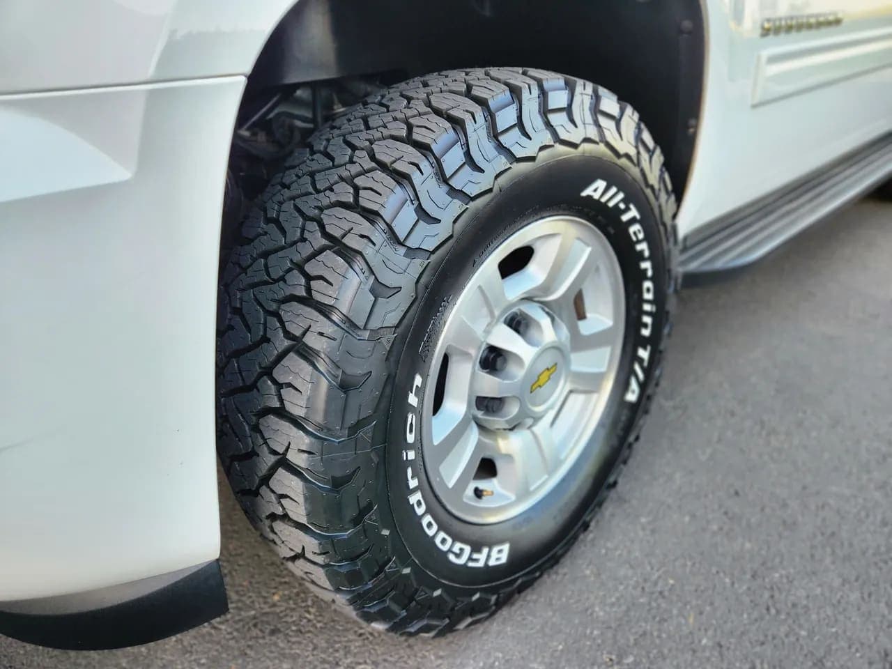 2012 Chevrolet Suburban 2500, view
