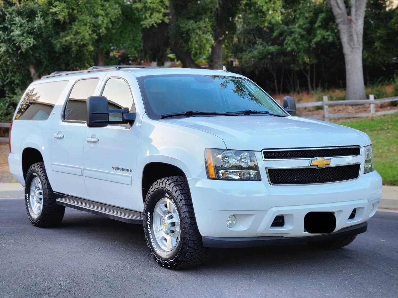 2012 Chevrolet Suburban 2500, view