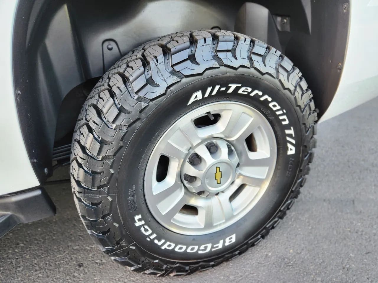 2012 Chevrolet Suburban 2500, view