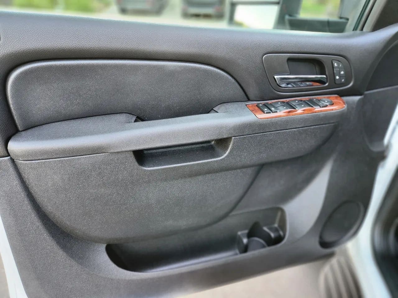 2012 Chevrolet Suburban 2500, view