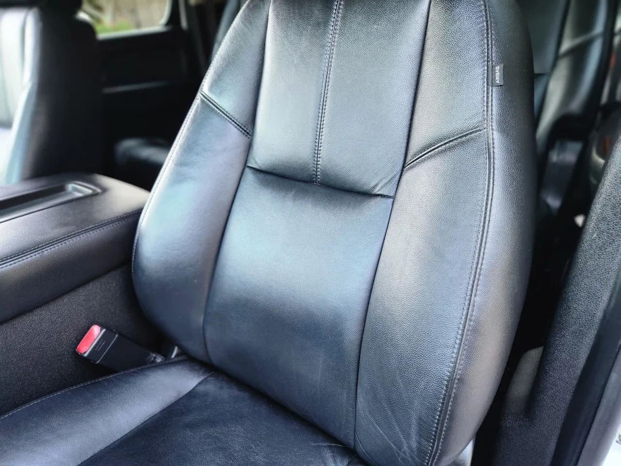 2012 Chevrolet Suburban 2500, view