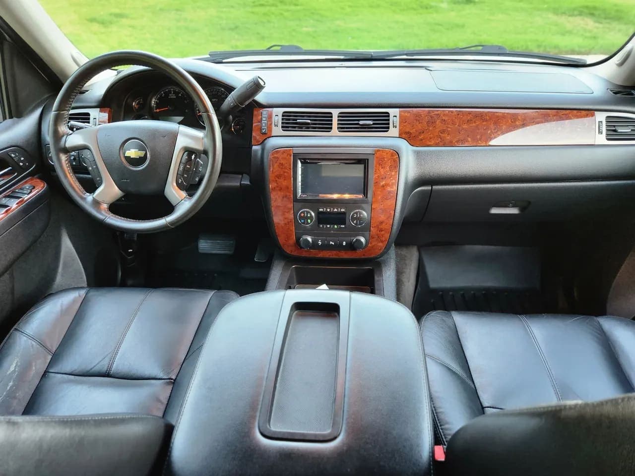 2012 Chevrolet Suburban 2500, view