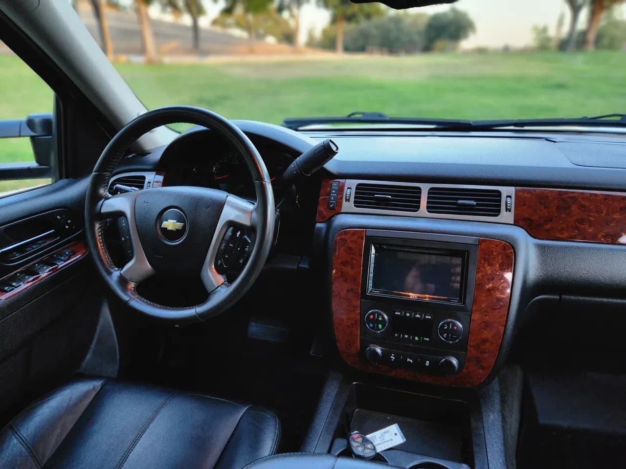 2012 Chevrolet Suburban 2500, view