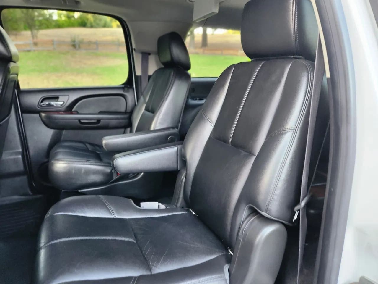 2012 Chevrolet Suburban 2500, view