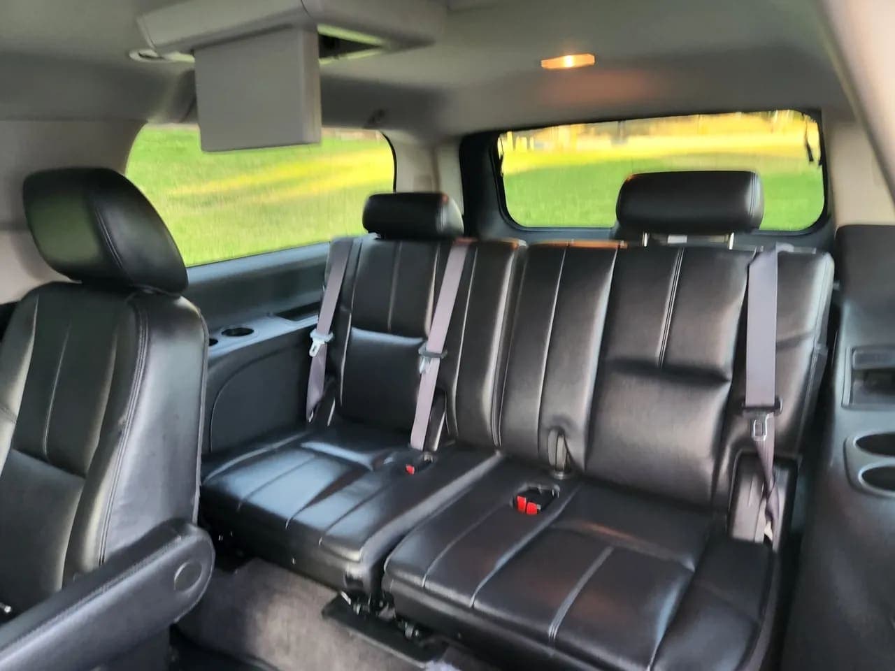 2012 Chevrolet Suburban 2500, view