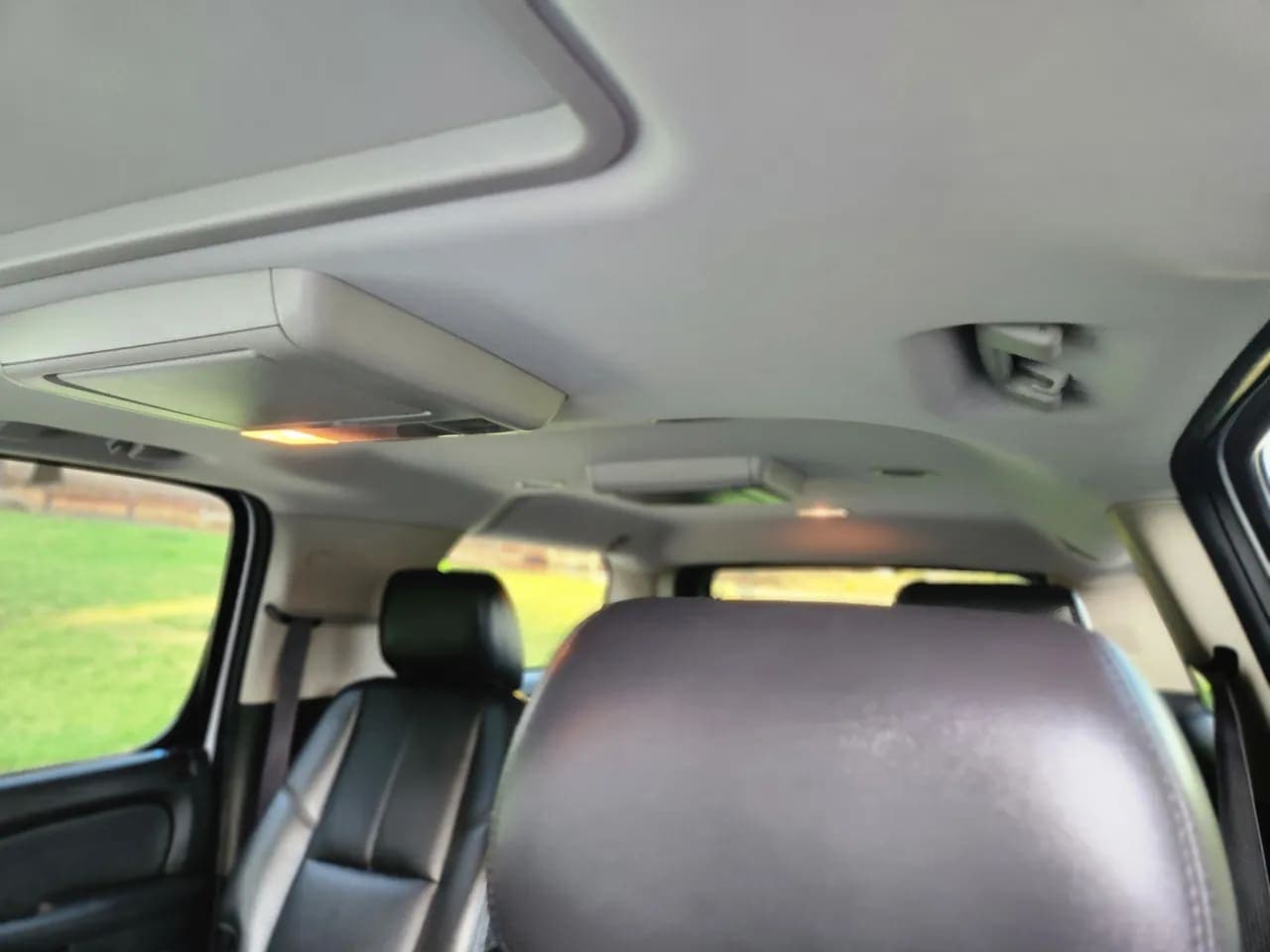 2012 Chevrolet Suburban 2500, view