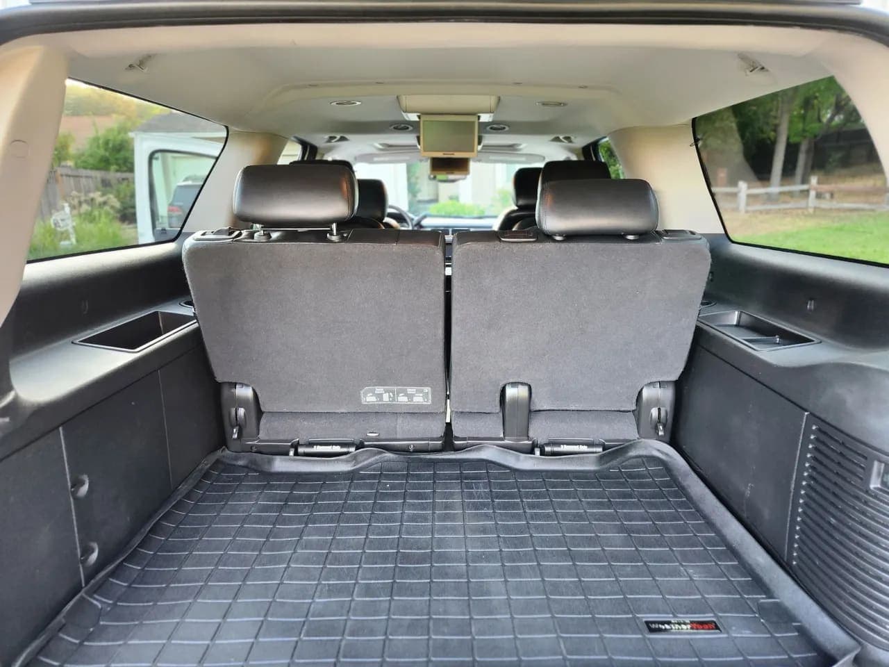 2012 Chevrolet Suburban 2500, view