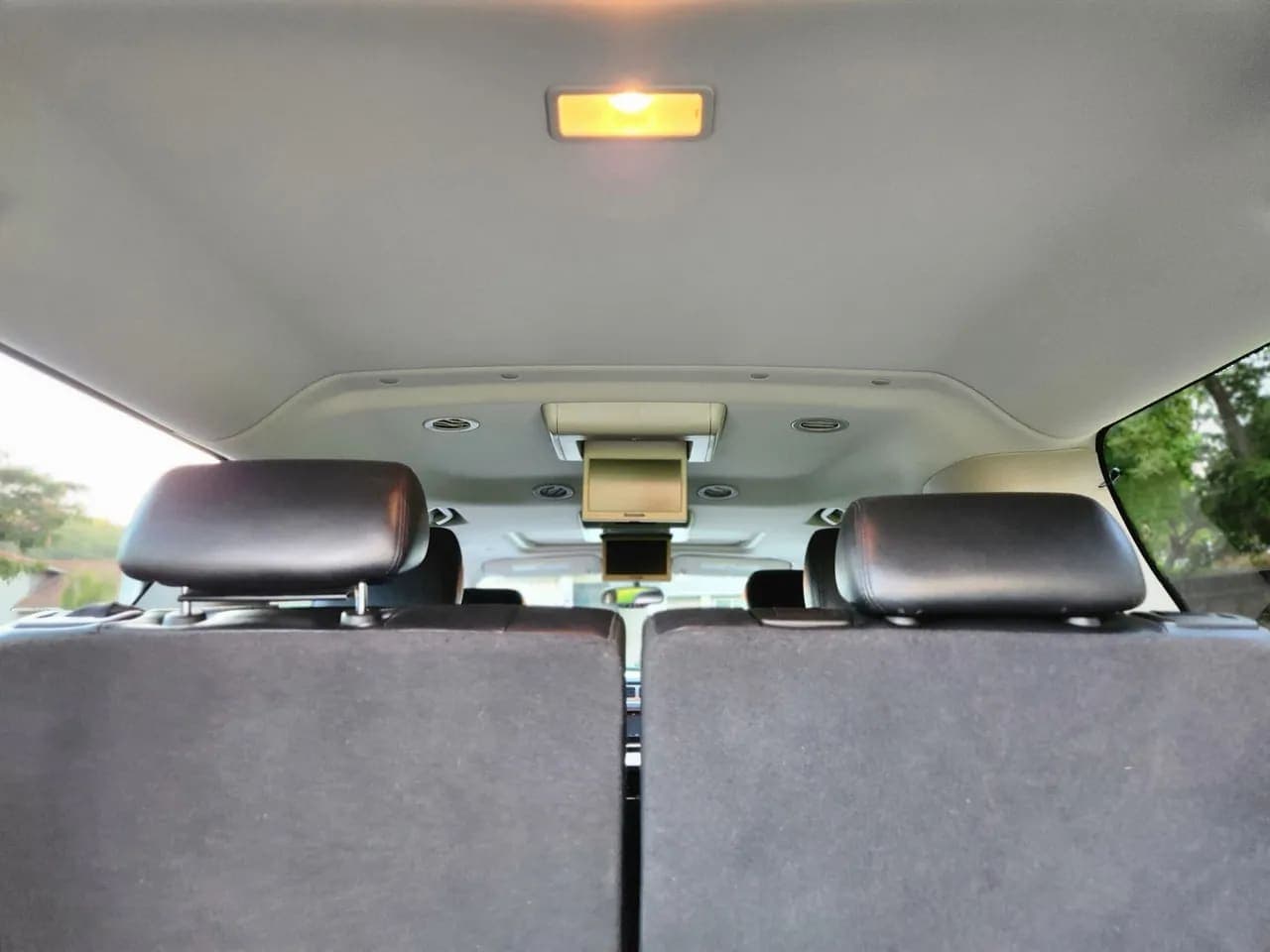 2012 Chevrolet Suburban 2500, view