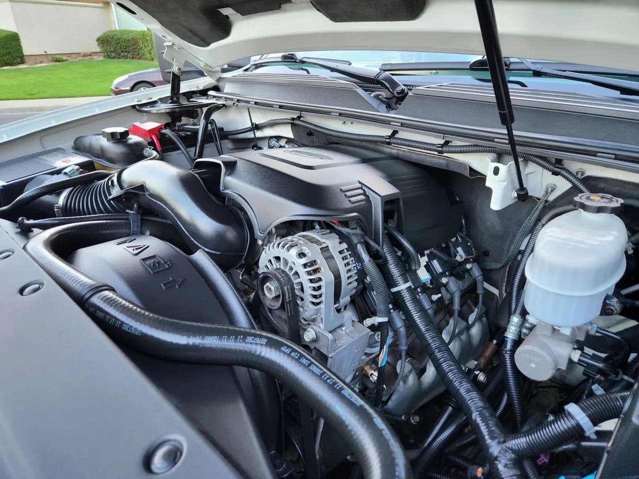 2012 Chevrolet Suburban 2500, view