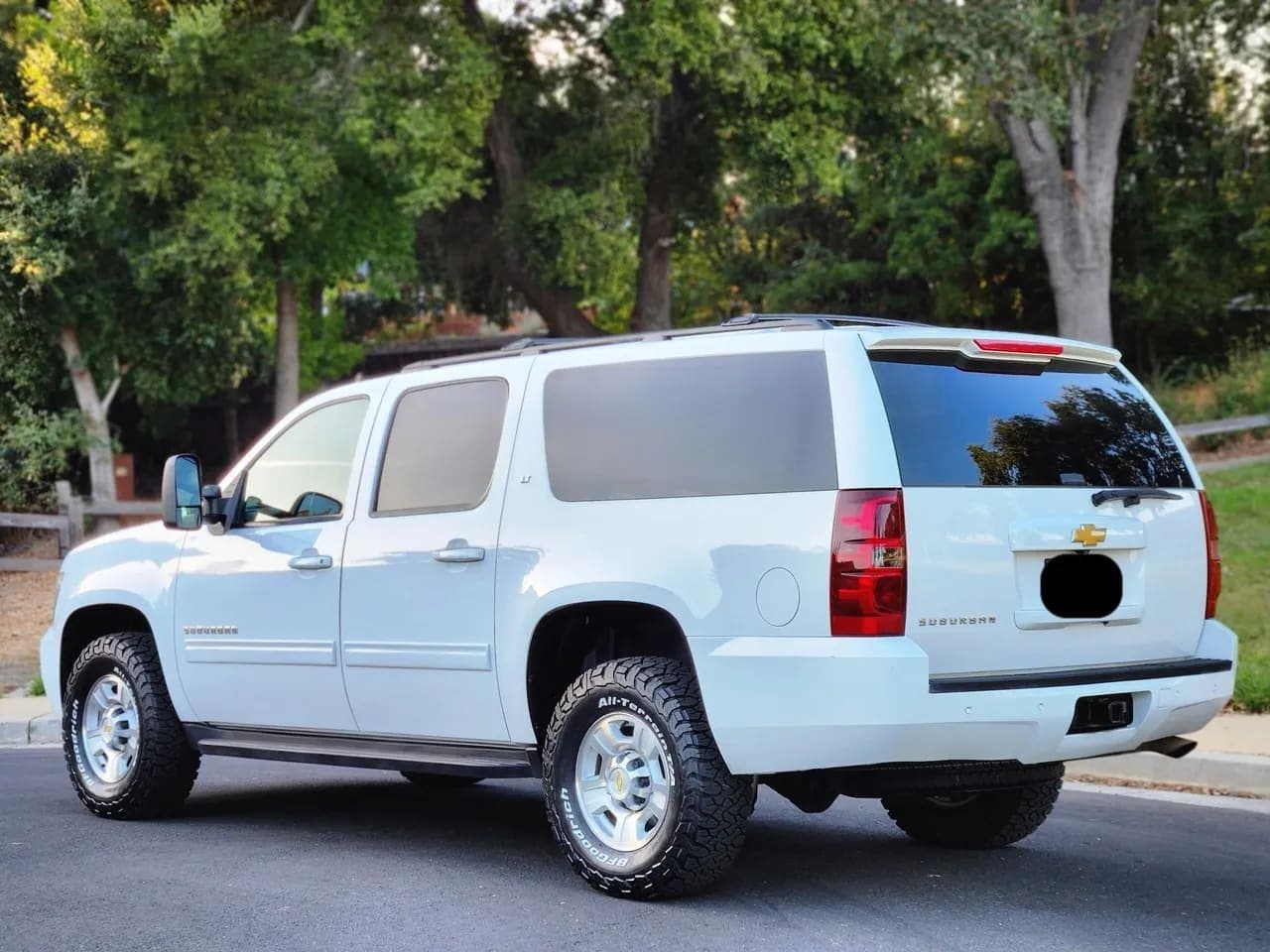 2012 Chevrolet Suburban 2500, view