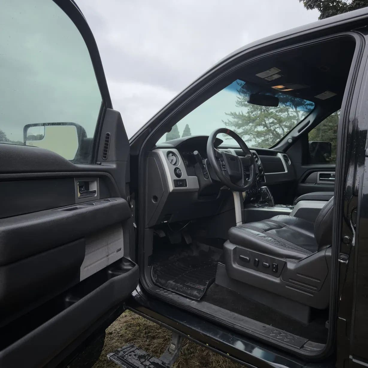 2013 Ford F-150 SVT Raptor, view