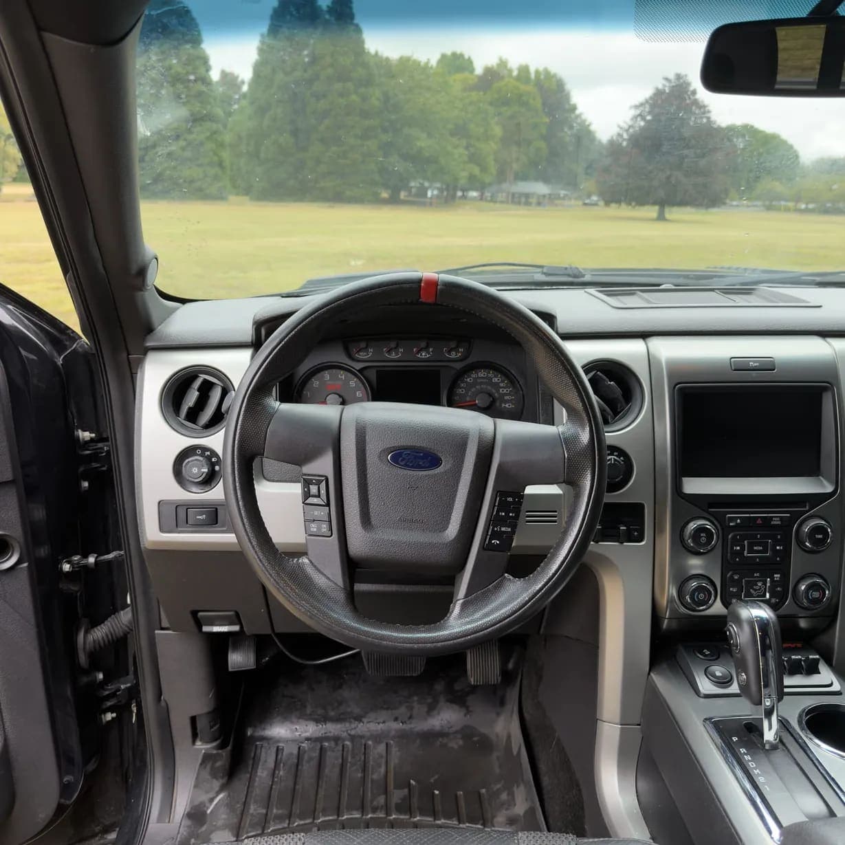 2013 Ford F-150 SVT Raptor, view