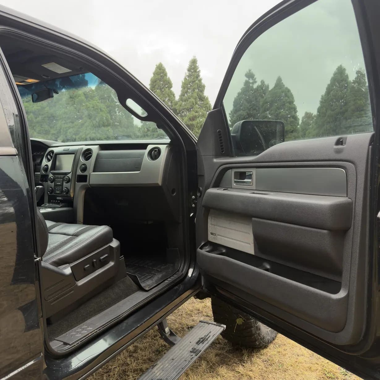 2013 Ford F-150 SVT Raptor, view