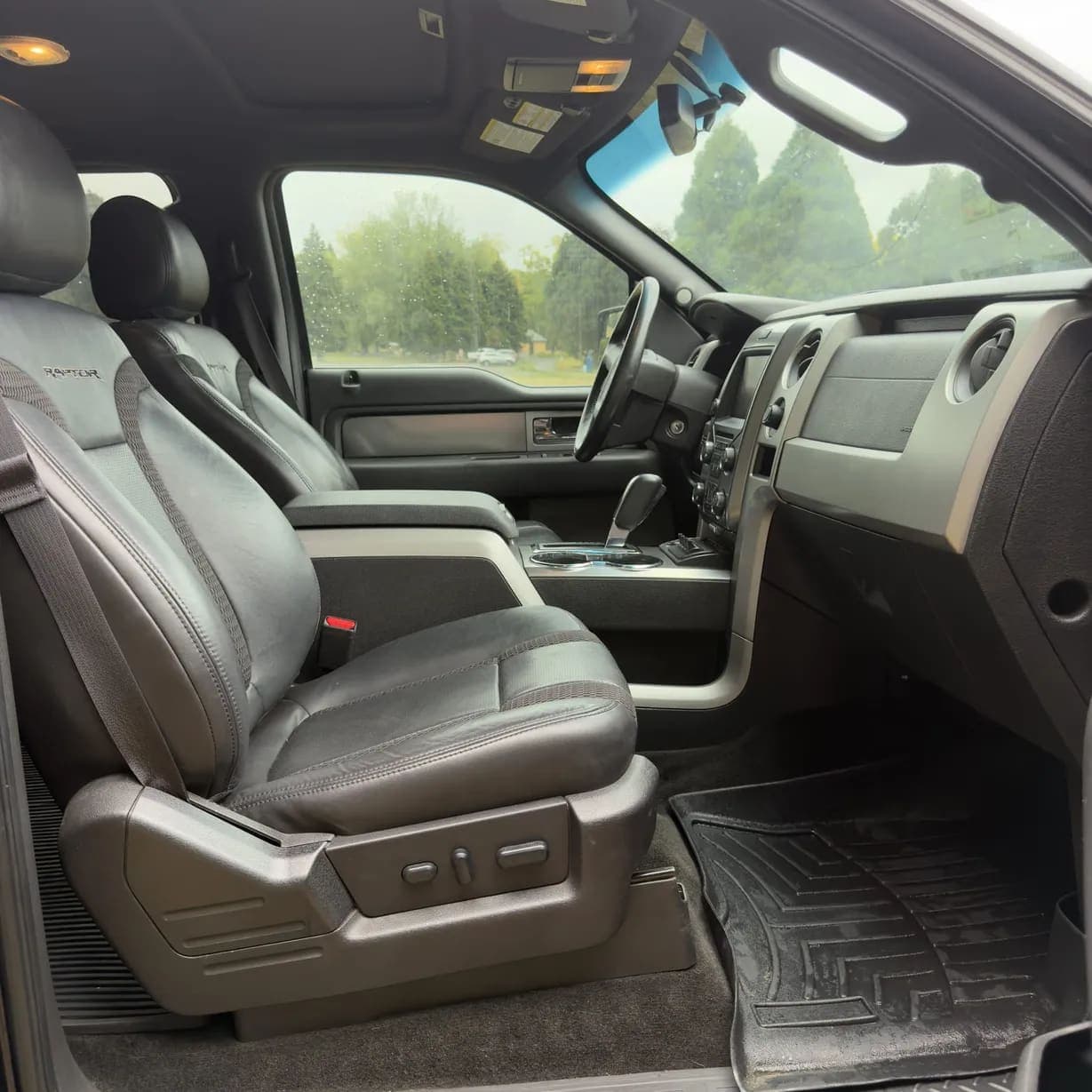 2013 Ford F-150 SVT Raptor, view