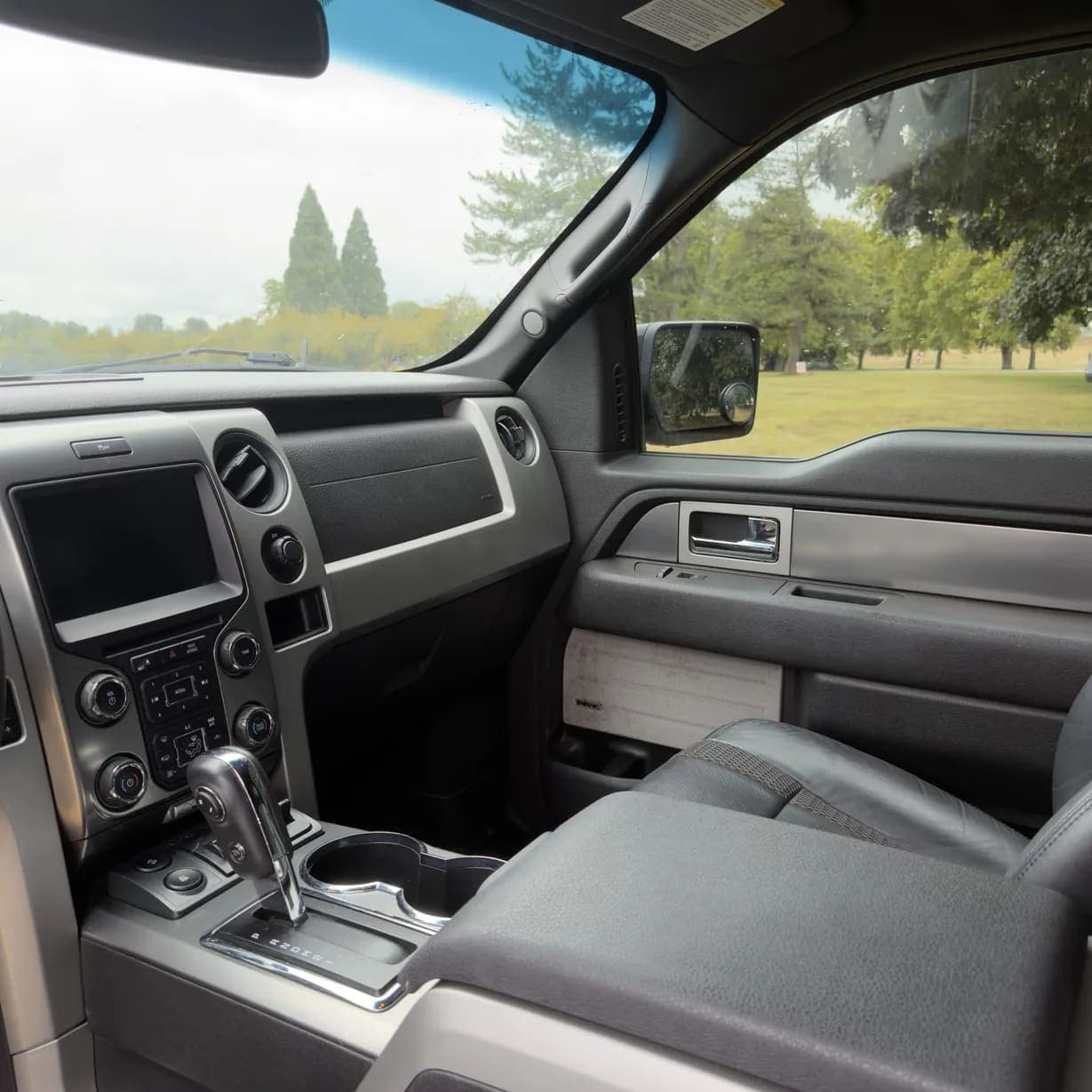 2013 Ford F-150 SVT Raptor, view