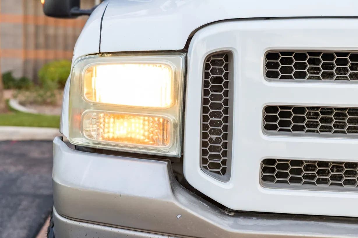 2005 Ford Excursion, view