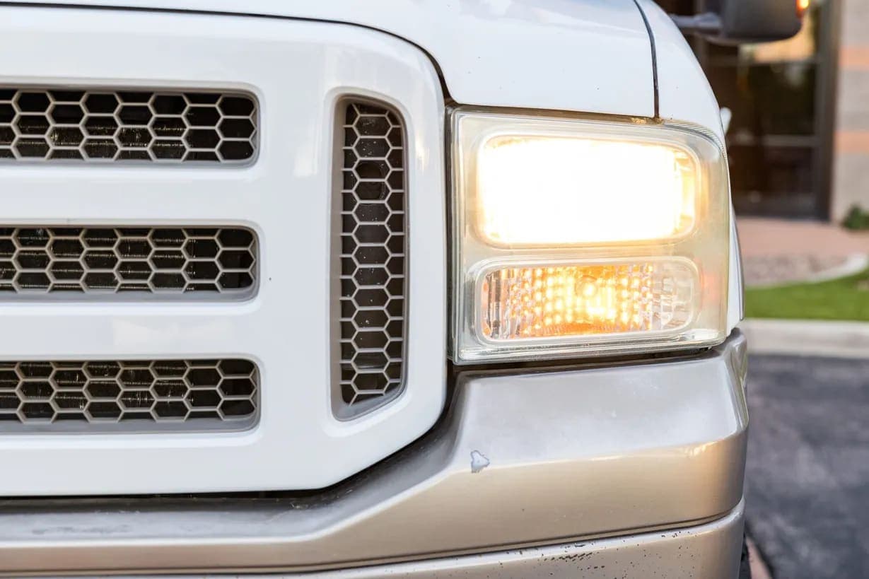 2005 Ford Excursion, view