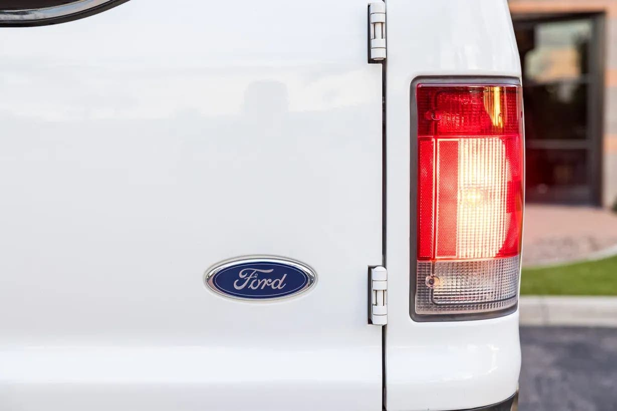 2005 Ford Excursion, view