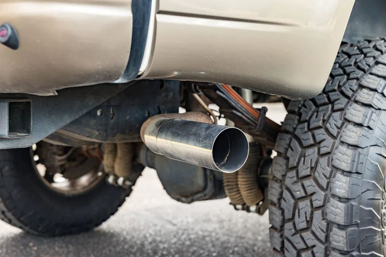 2005 Ford Excursion, view