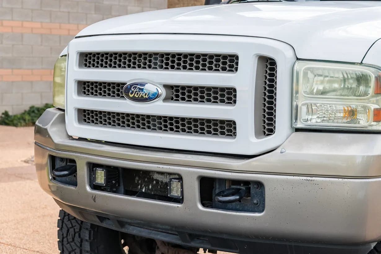 2005 Ford Excursion, view