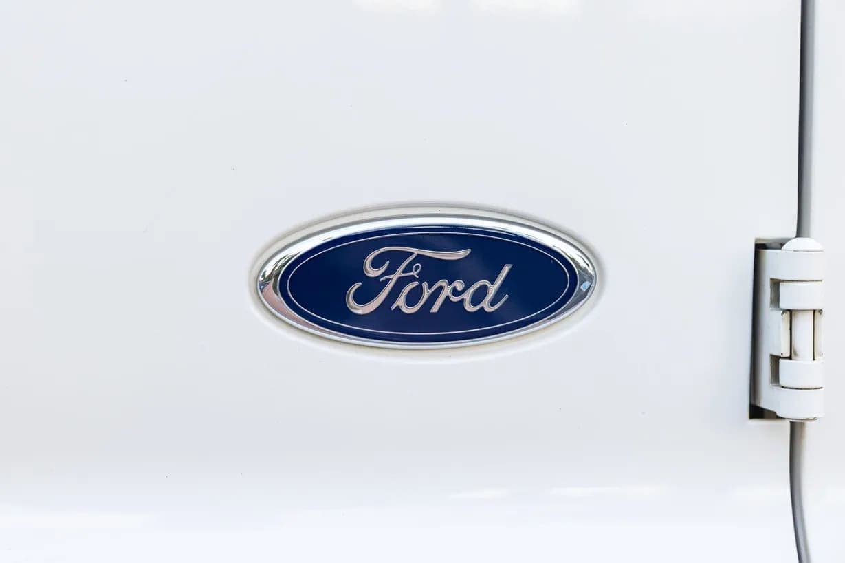 2005 Ford Excursion, view