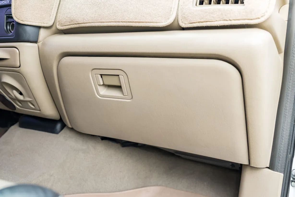 2005 Ford Excursion, view