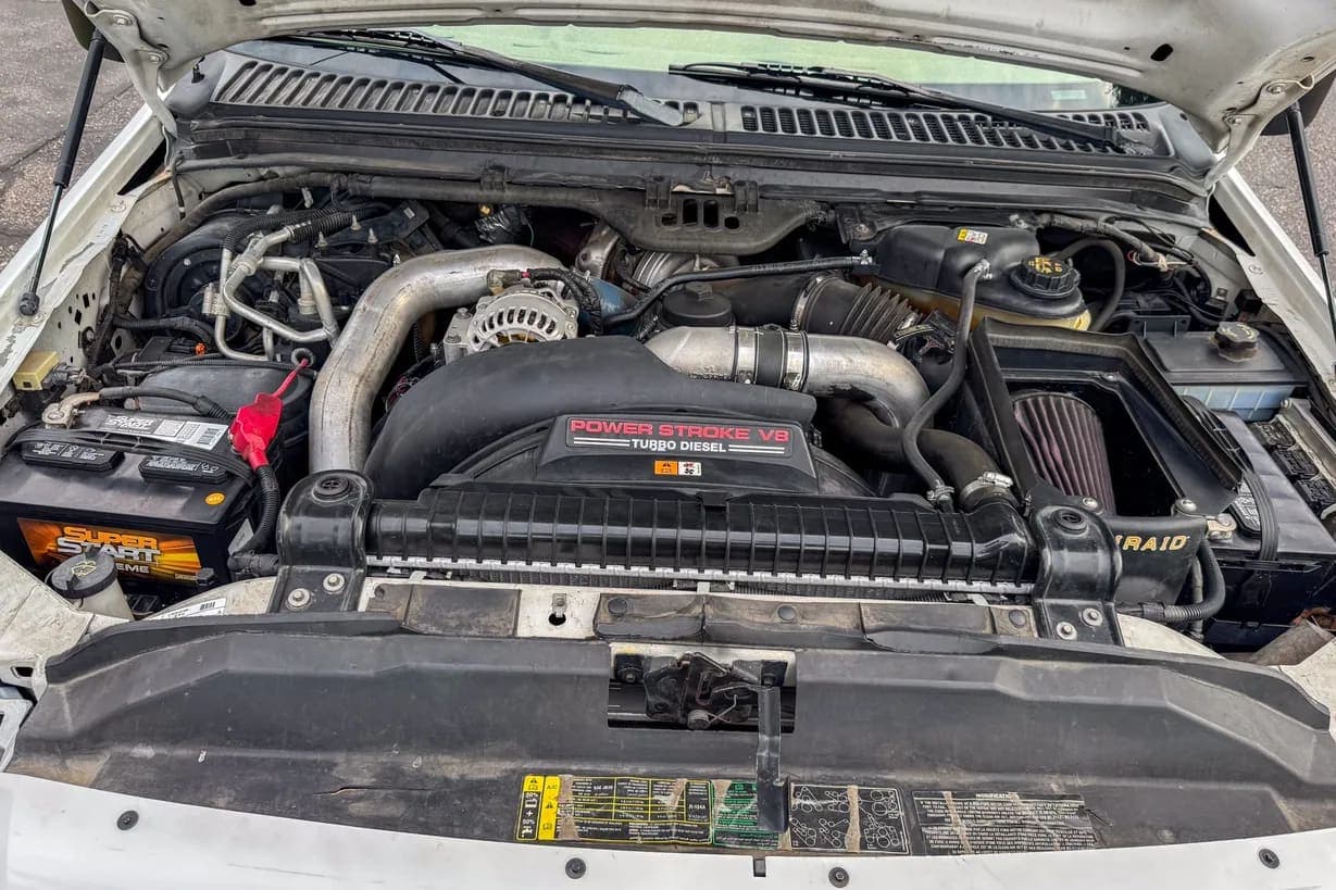 2005 Ford Excursion, view