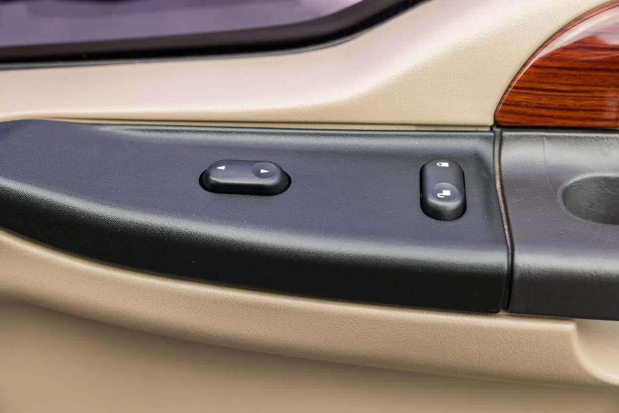 2005 Ford Excursion, view