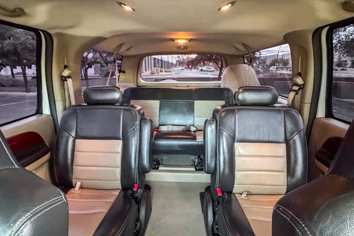 2005 Ford Excursion, view