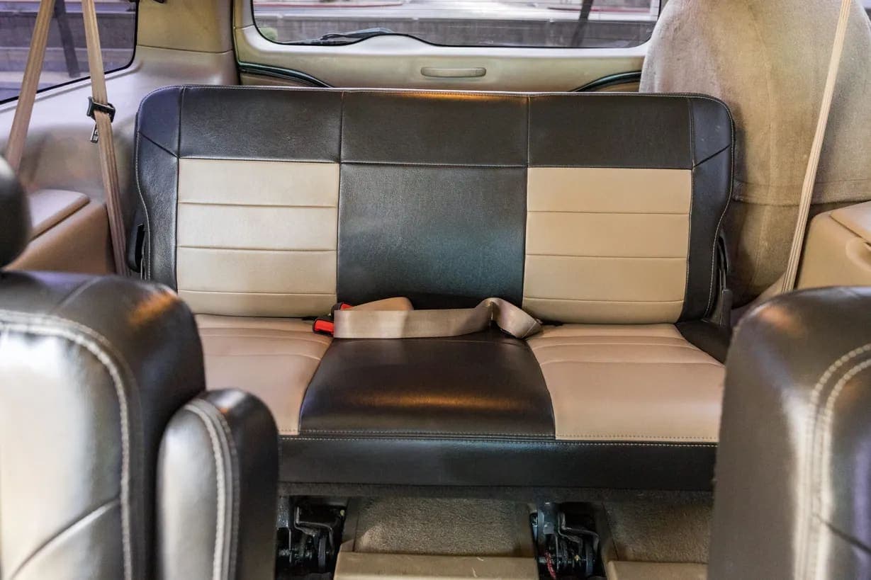 2005 Ford Excursion, view