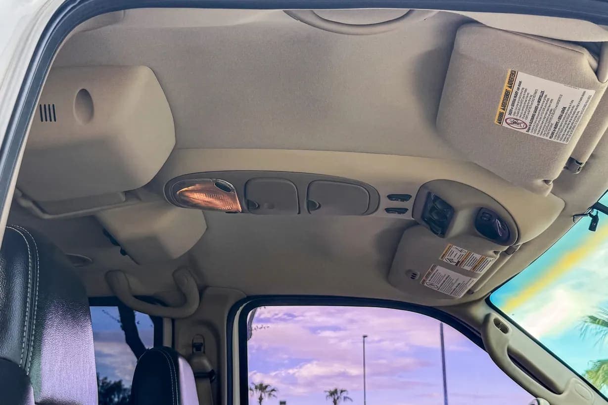 2005 Ford Excursion, view