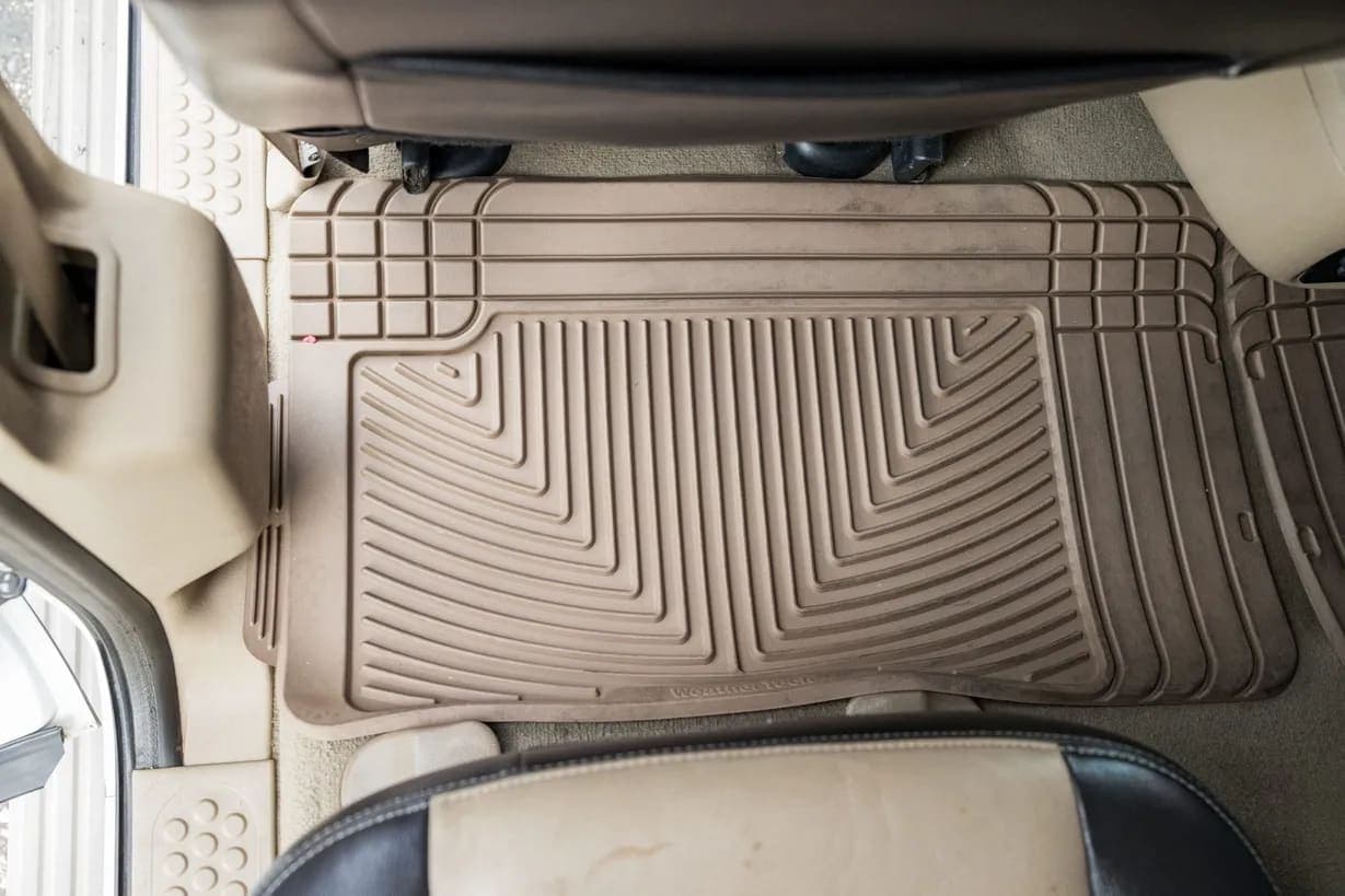 2005 Ford Excursion, view