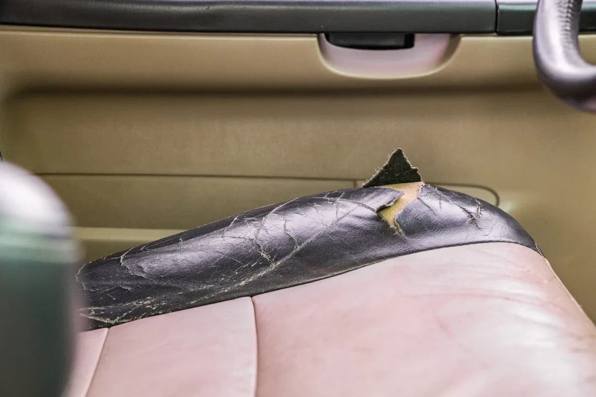 2005 Ford Excursion, view
