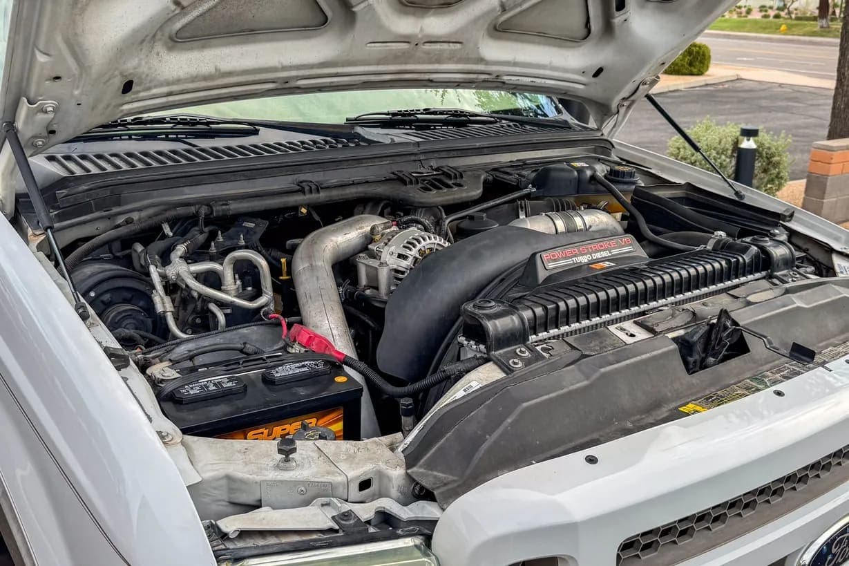 2005 Ford Excursion, view