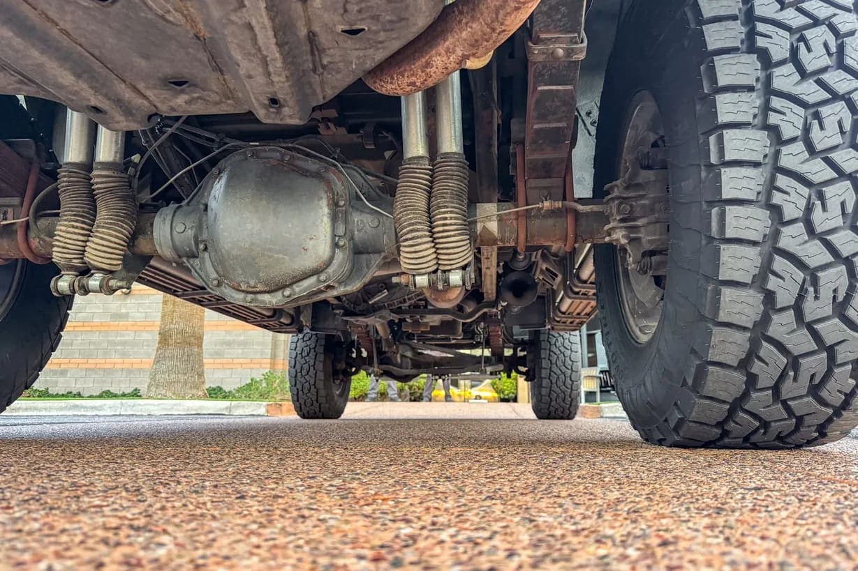 2005 Ford Excursion, view