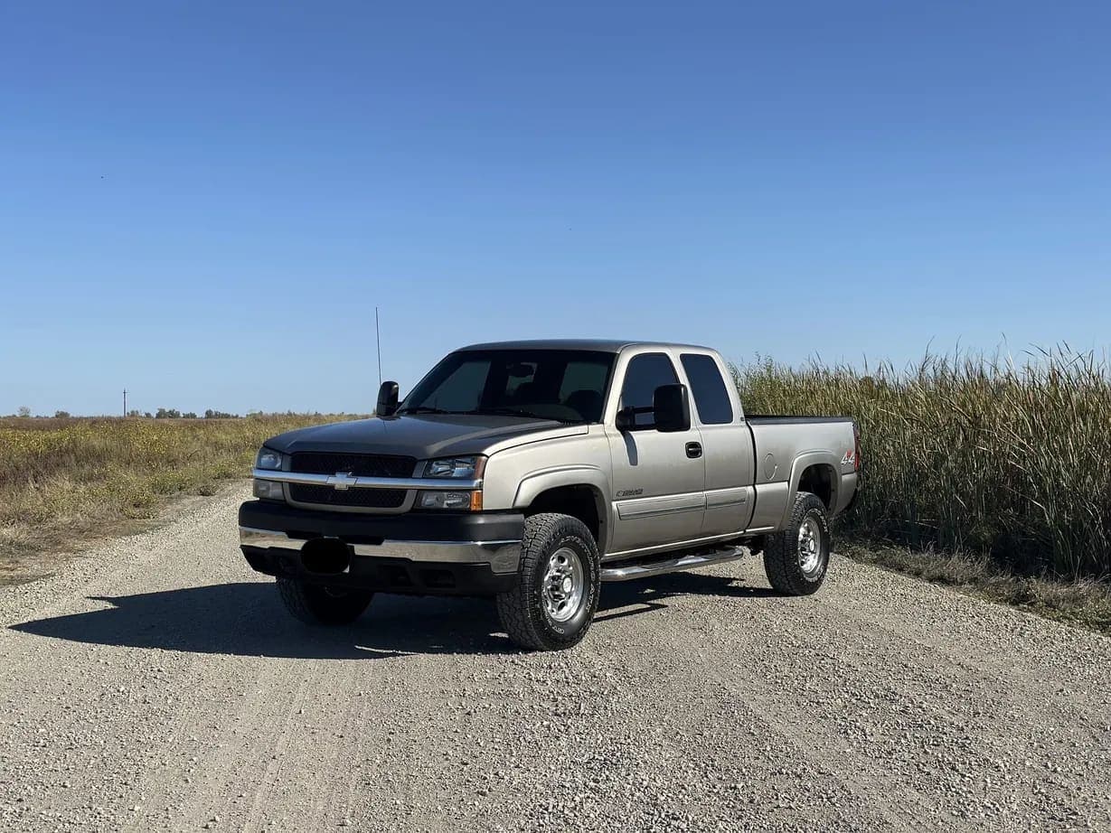 2003 Chevrolet Silverado 2500HD exterior