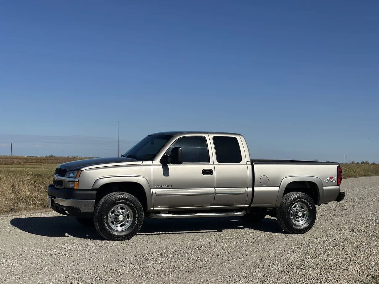2003 Chevrolet Silverado 2500HD, view
