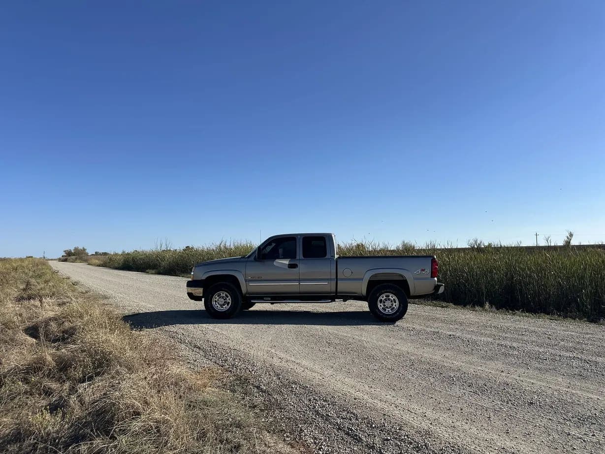 2003 Chevrolet Silverado 2500HD, view