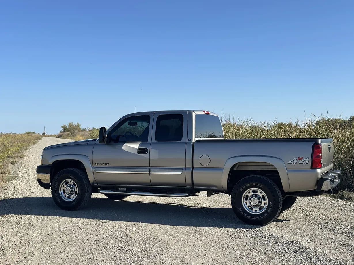 2003 Chevrolet Silverado 2500HD, view