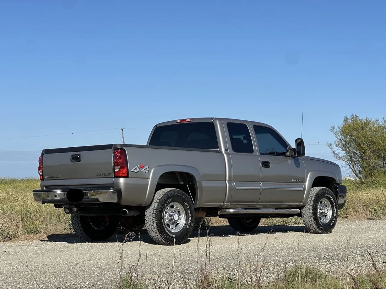 2003 Chevrolet Silverado 2500HD, view