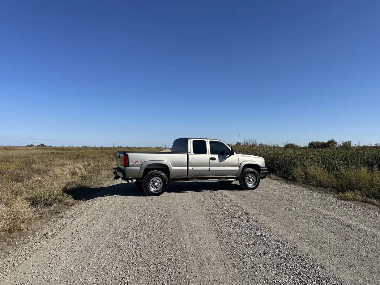 2003 Chevrolet Silverado 2500HD, view