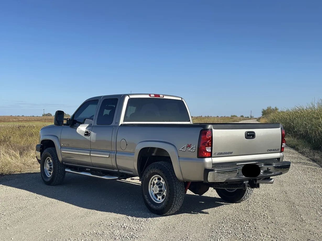 2003 Chevrolet Silverado 2500HD, view