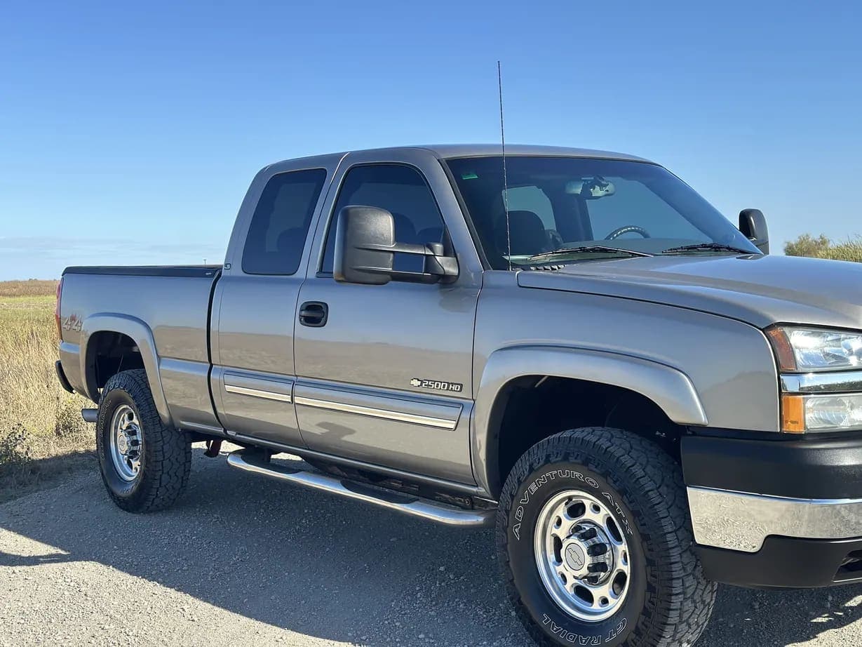 2003 Chevrolet Silverado 2500HD, view