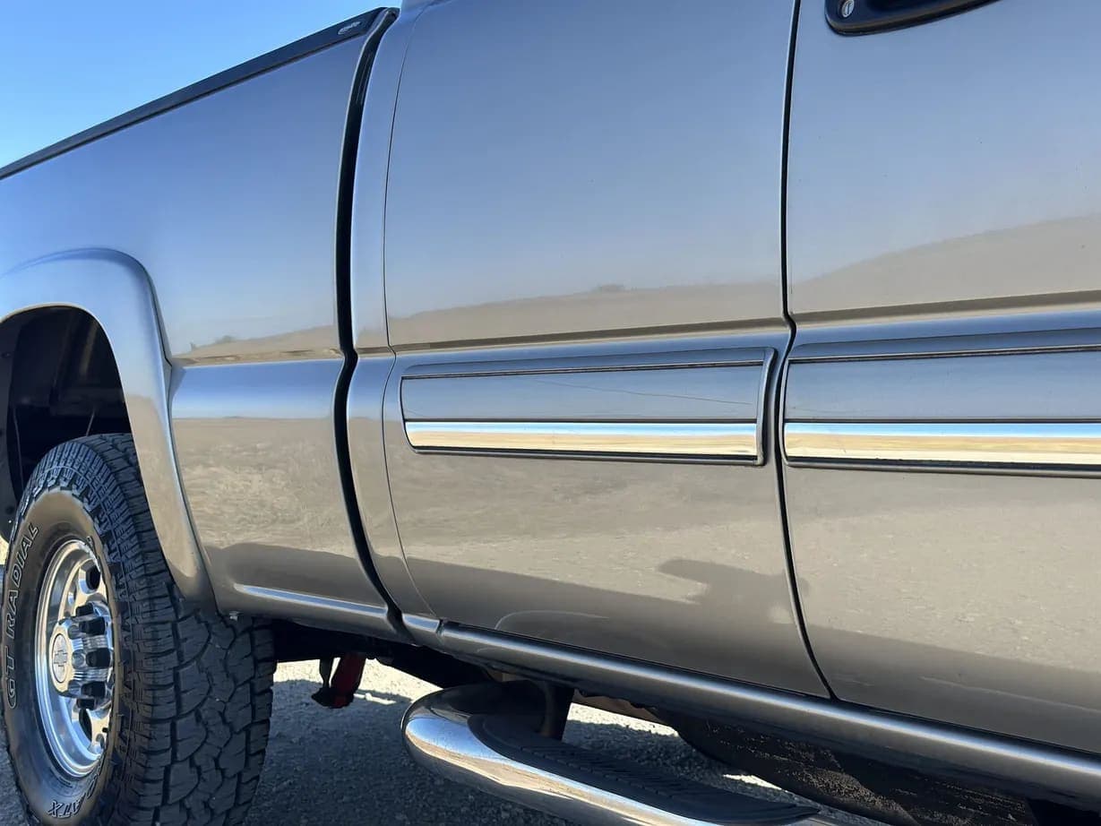 2003 Chevrolet Silverado 2500HD, view