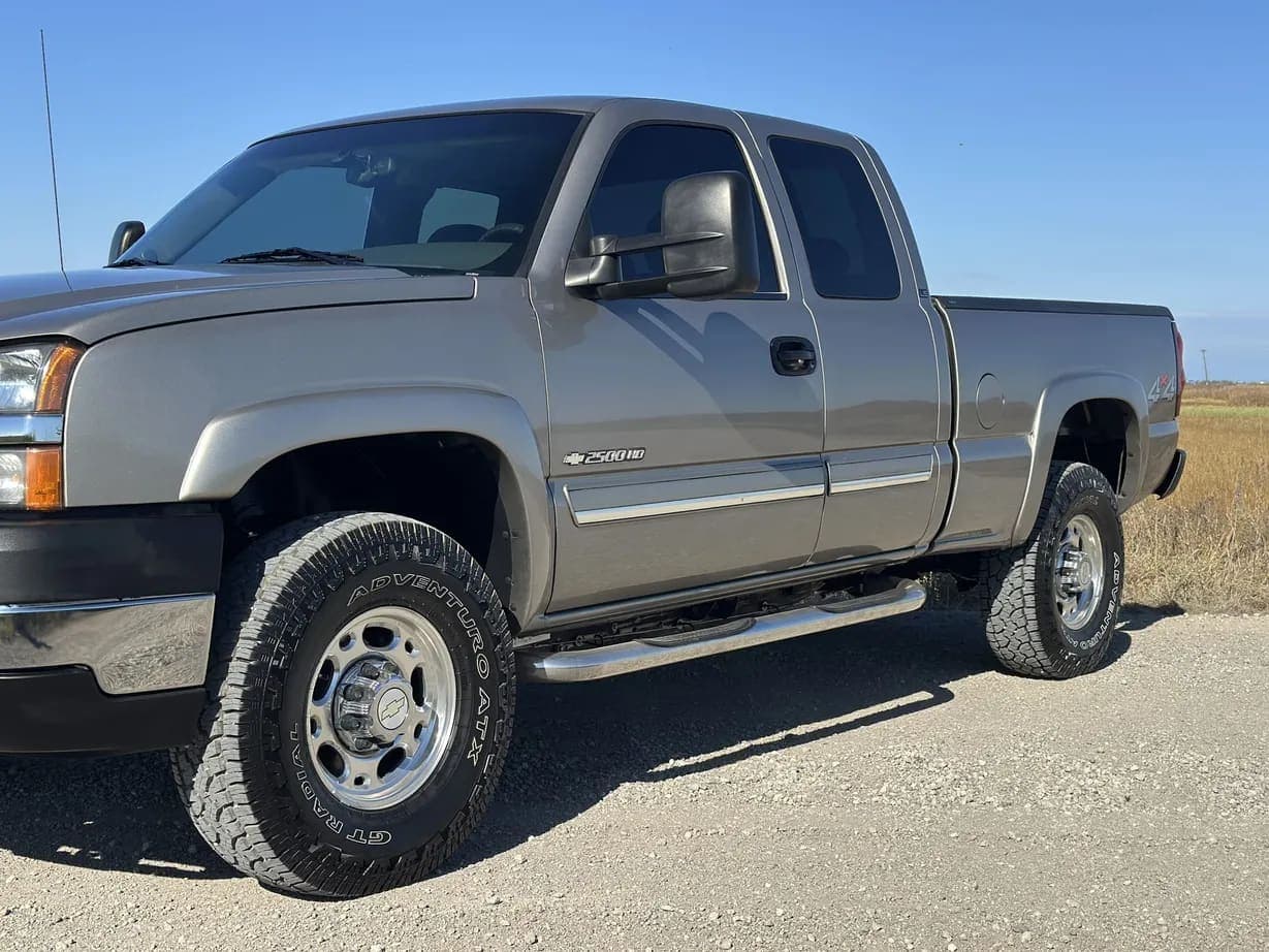 2003 Chevrolet Silverado 2500HD, view