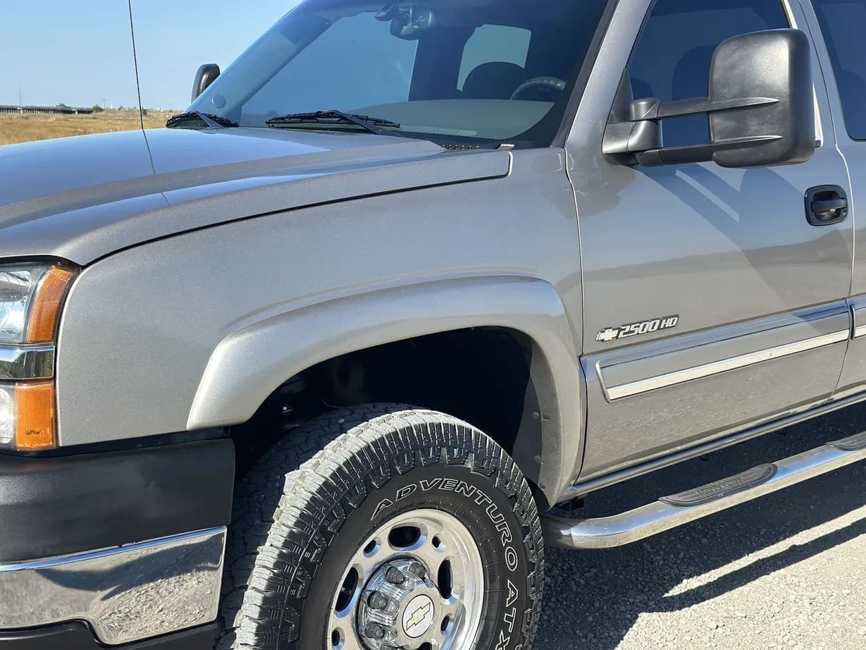 2003 Chevrolet Silverado 2500HD, view