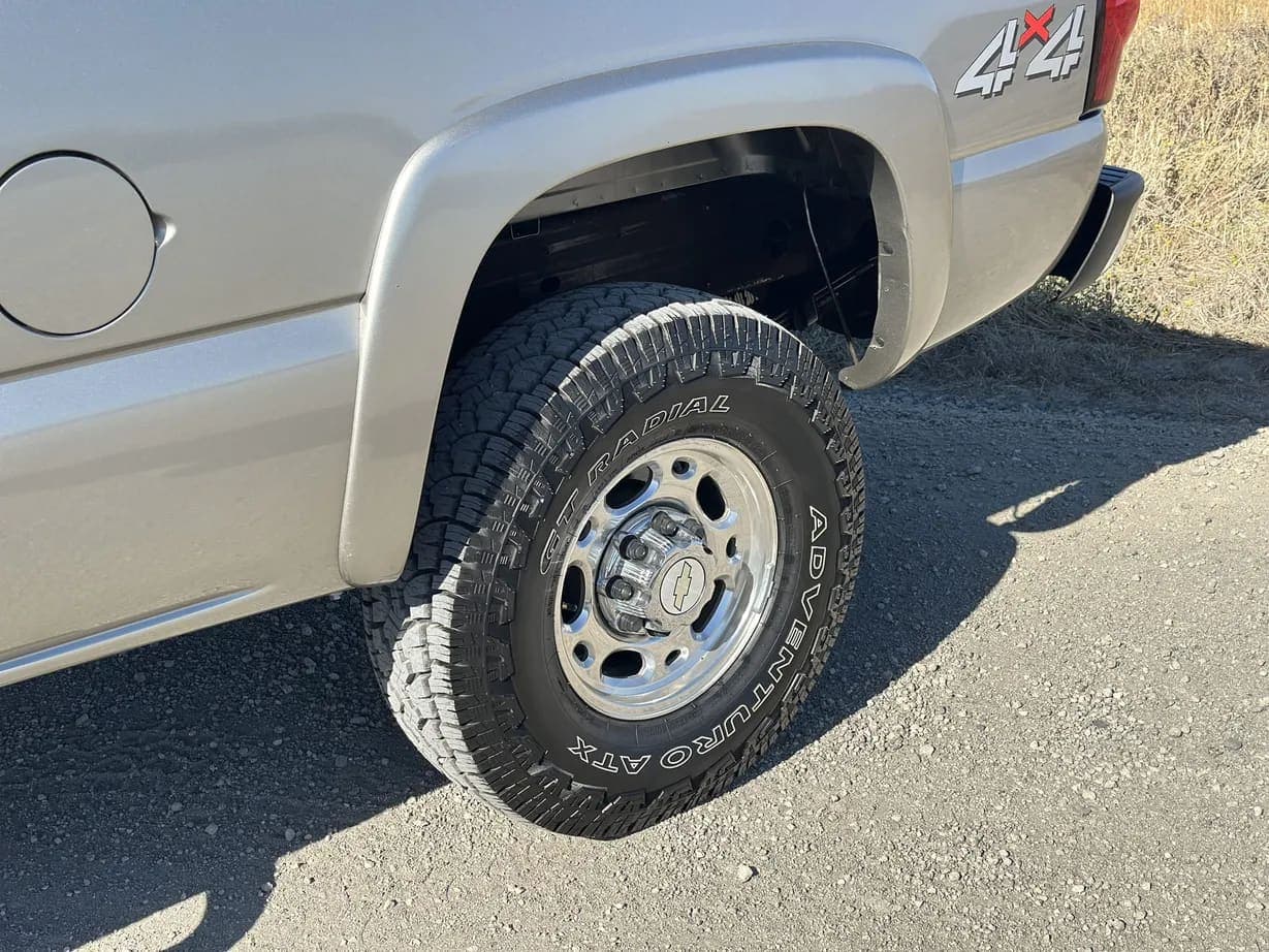 2003 Chevrolet Silverado 2500HD, view