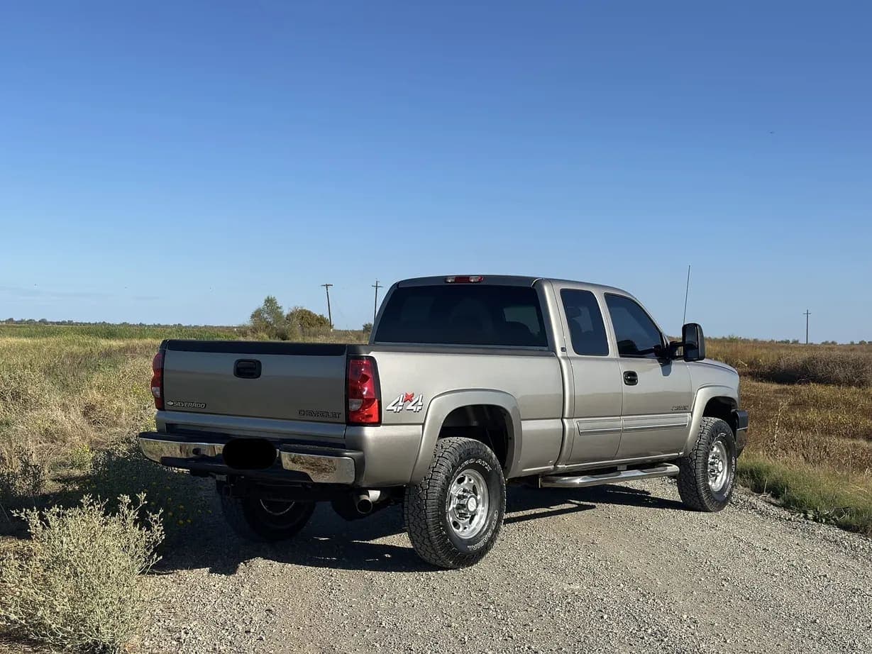 2003 Chevrolet Silverado 2500HD, view