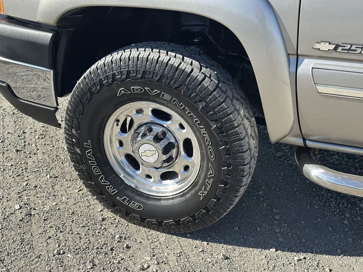 2003 Chevrolet Silverado 2500HD, view